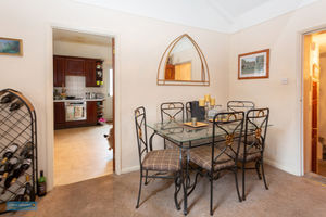 Flat Dining Area- click for photo gallery